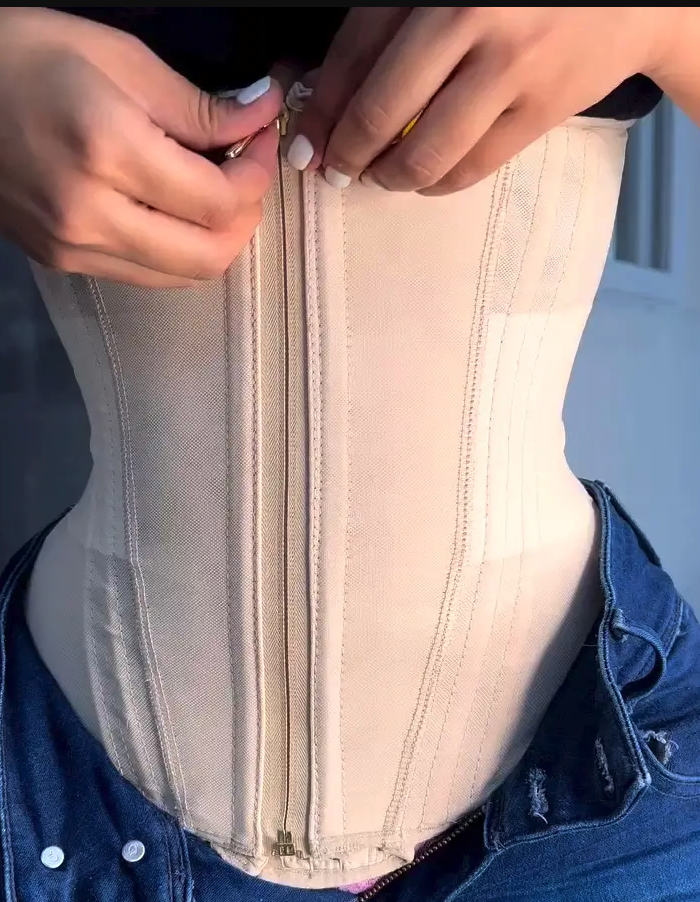 Clessidra + Cintura a Clessidra con Cerniera e Gancetti – Modellatura Extra Forte